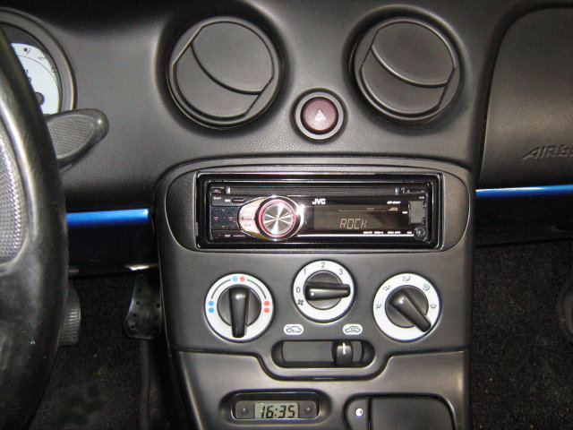 Fiat Barchetta Radio Ausbauen